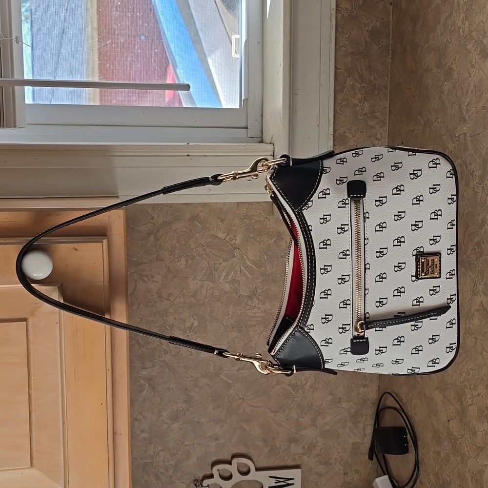 Dooney & Bourke small Gretta Hobo
